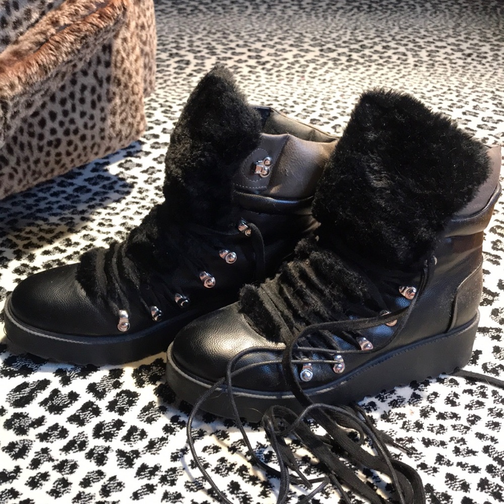 Womens ASOS Faux Leather / Fur Boots - Worn By Tawny Kitaen - Picture 4 of 13